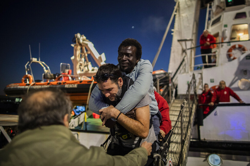Fri. 8:49 a.m.: EU officials push for bloc to enforce Libya arms ...